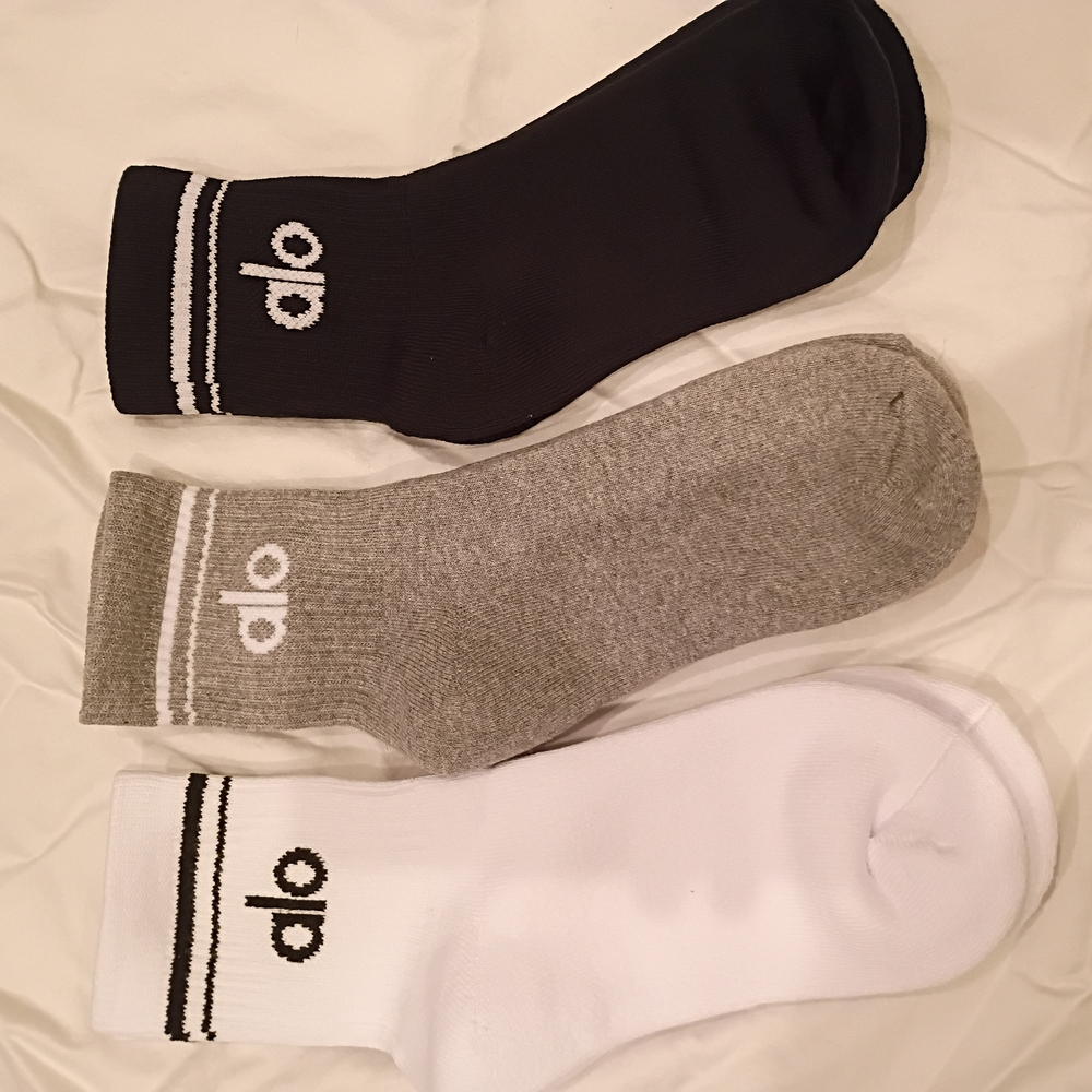 ALO Yoga Unisex 3-Pack Half Crew Socks — Black, Gray & White